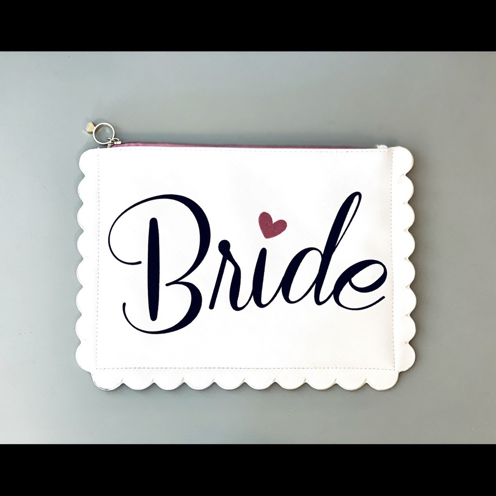 Bride clutch